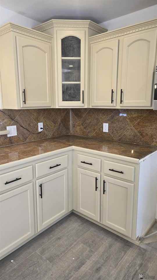 854 S Sunset Ave - Photo 5 of 17