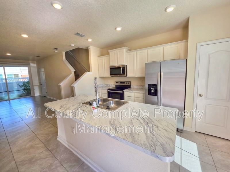 3972 Village View Ln - Photo 2 of 25