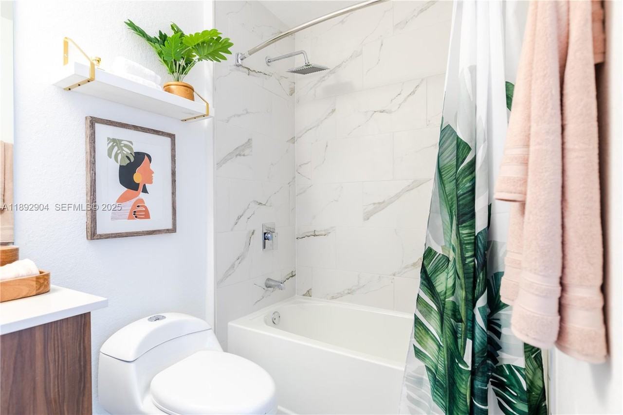 1005 Spring Garden Bridge #729 - Photo 2 of 38