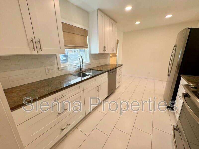 1304 Hillcrest Dr - Photo 4 of 27