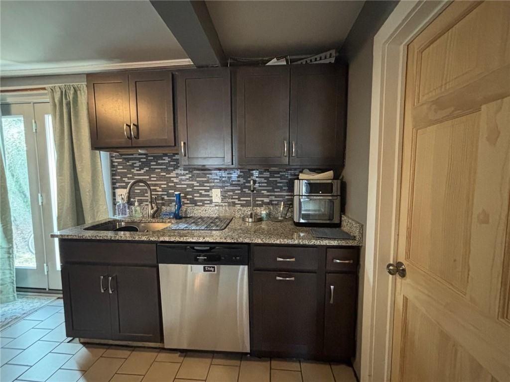 39 Annandale Rd - Photo 4 of 16