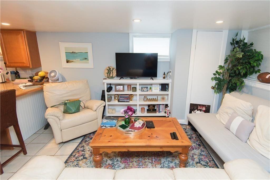 11 Crescent Rd ##1 - Photo 4 of 20