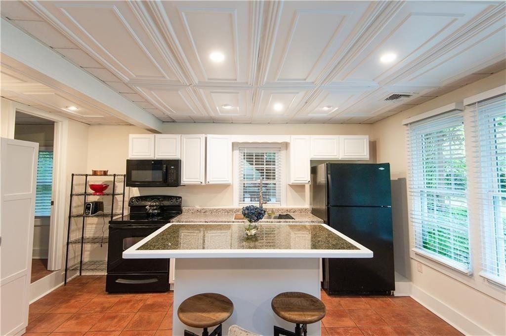 554 E Main Rd - Photo 4 of 19