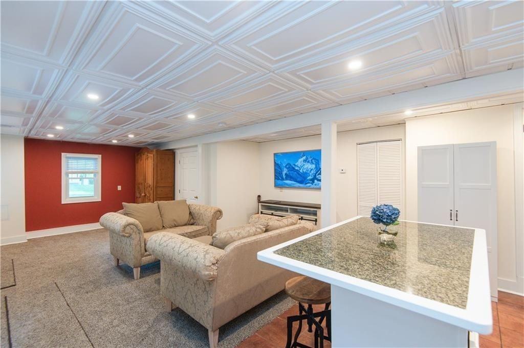 554 E Main Rd - Photo 5 of 19