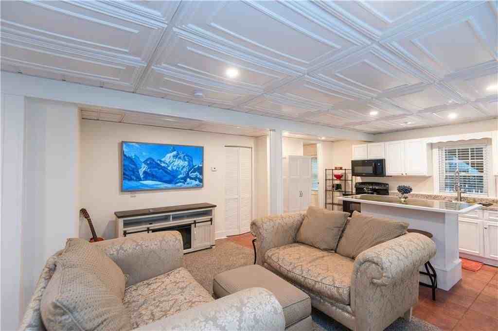 554 E Main Rd - Photo 7 of 19