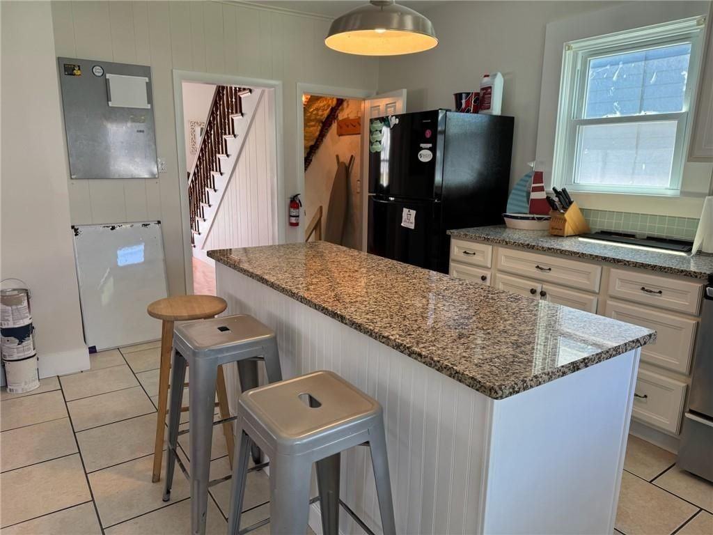 20 Narragansett Ave - Photo 3 of 32