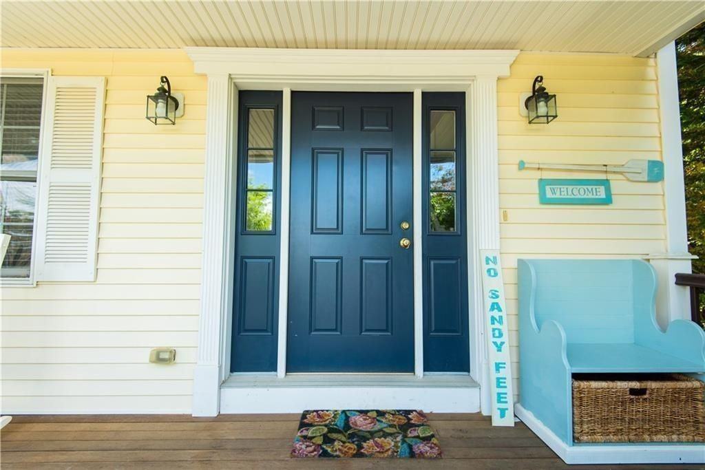 663 Aquidneck Ave - Photo 5 of 28