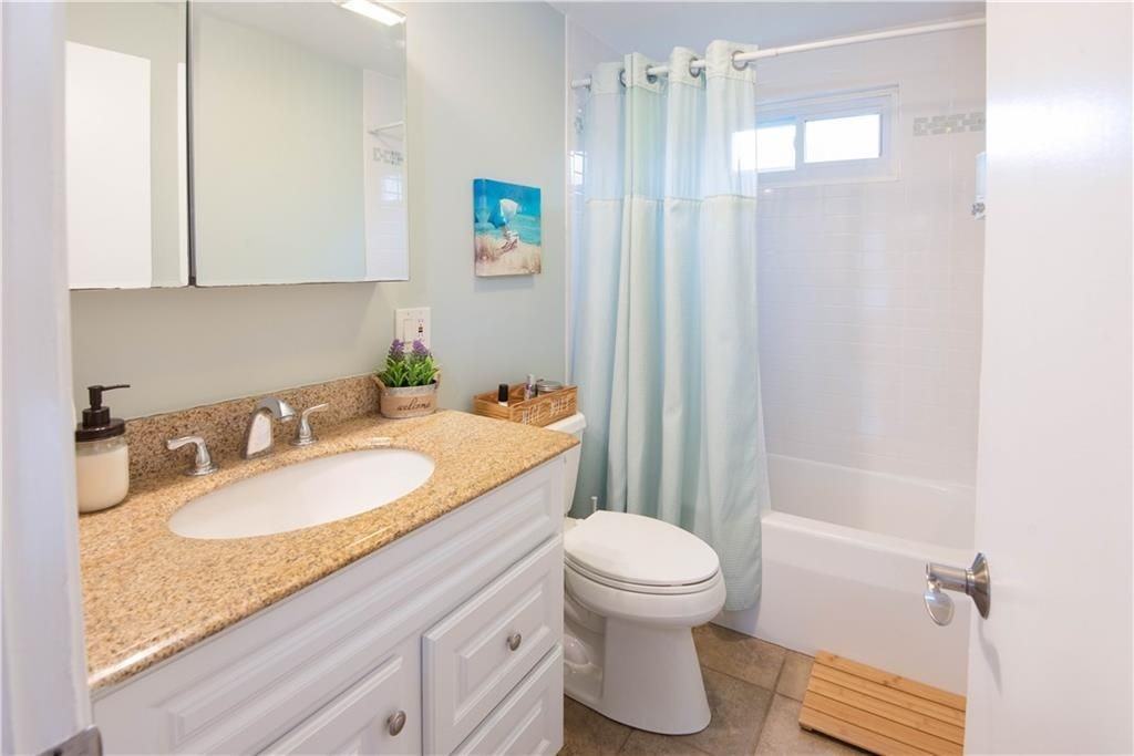 391 Aquidneck Ave - Photo 5 of 16