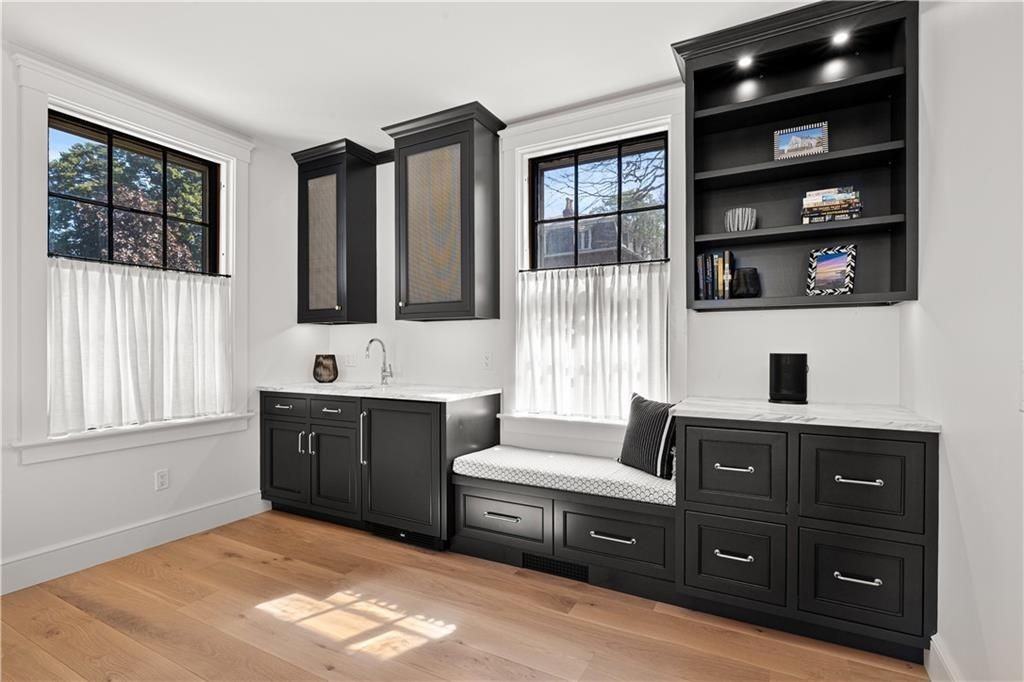 96 Washington St - Photo 6 of 28