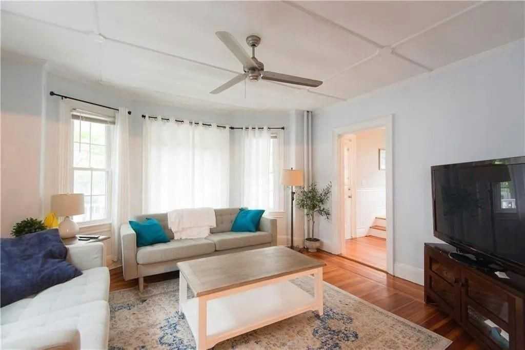 20 Carroll Ave - Photo 3 of 27