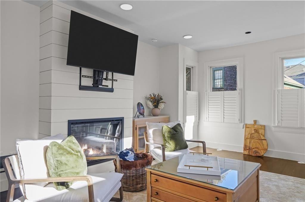 8 Cross St ##1 - Photo 5 of 29