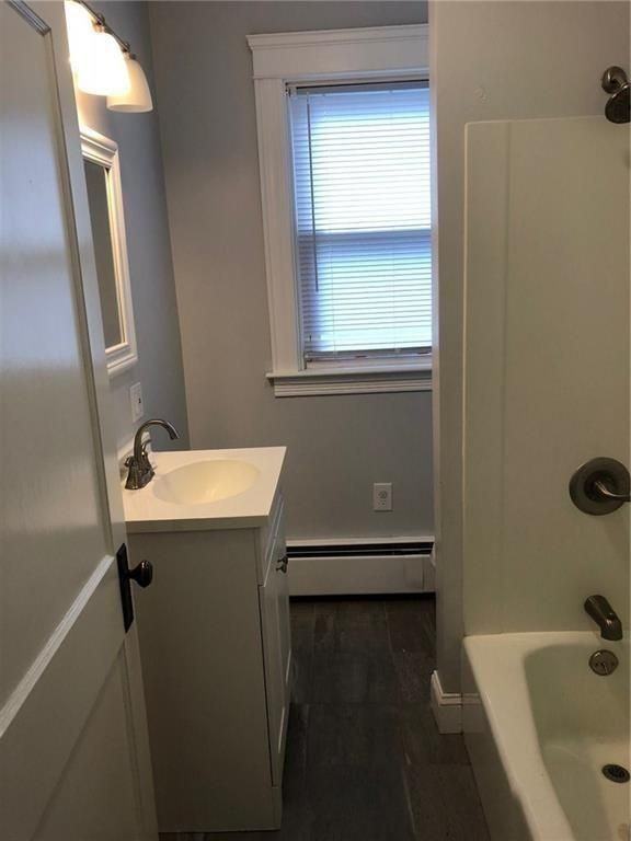 356 Orient Ave Avenue - Photo 3 of 19