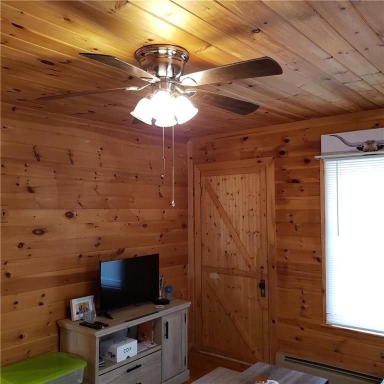 120 Mill St - Photo 3 of 10