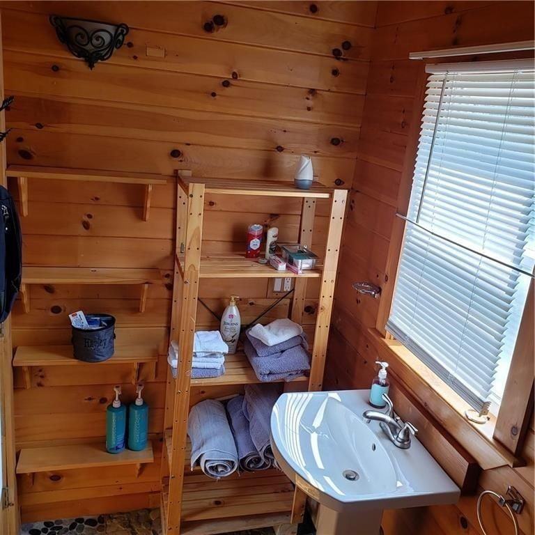 120 Mill St - Photo 7 of 10