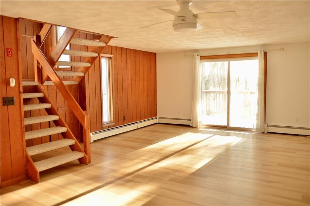 76 Batcheller Ave - Photo 2 of 19