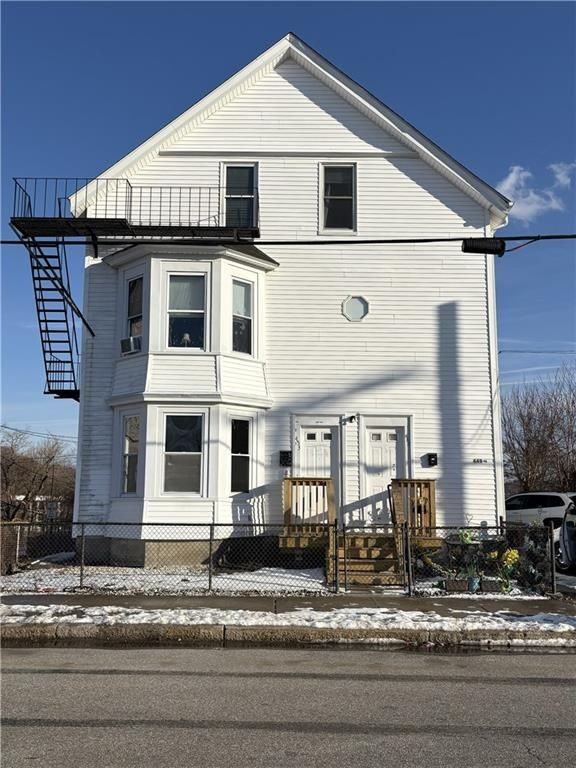 453 Pond St - Photo 2 of 8