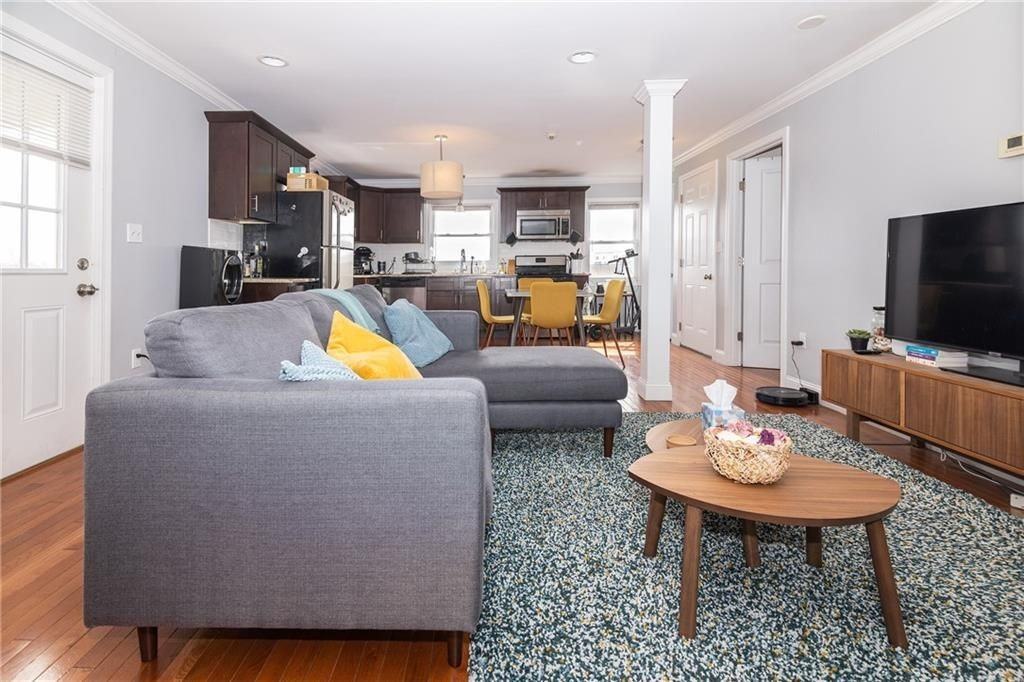 255 Waterman St ##4 - Photo 5 of 17