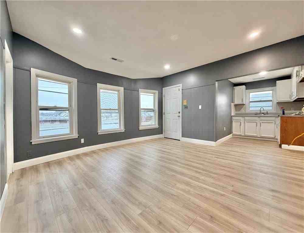 150 Newell Ave - Photo 3 of 8