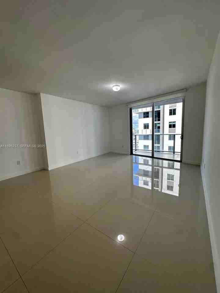 1010 Southwest 2nd Avenue #1507 - Photo 2 of 31