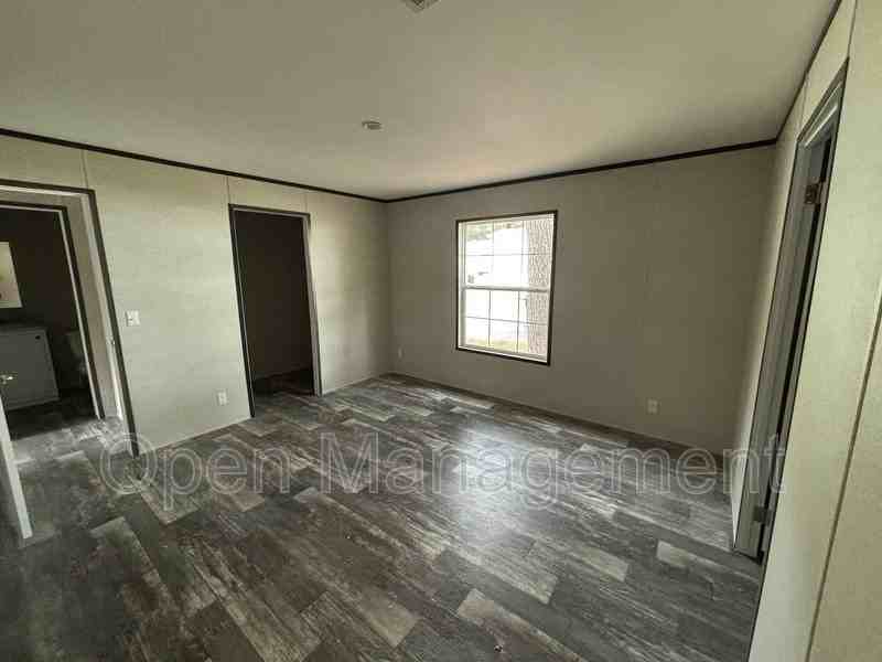 356 Bayhead Dr - Photo 4 of 4