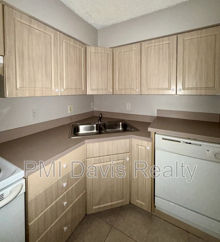 1845 Lindberg Dr #20 - Photo 7 of 24