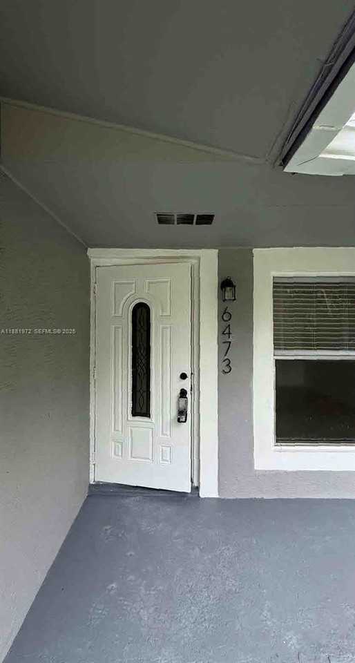 6473 Southwest 19th Street - Photo 6 of 19