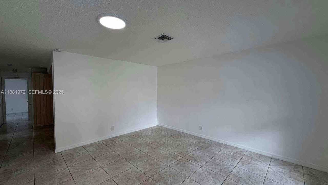 6473 Southwest 19th Street - Photo 7 of 19
