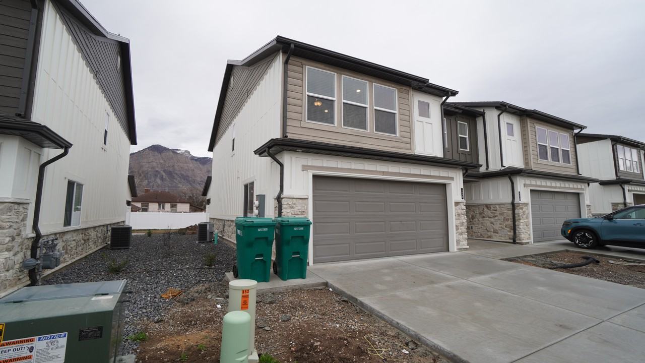 352 N Liberty Cove Dr - Photo 2 of 30