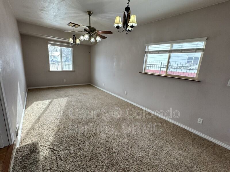 27 Hopi St - Photo 5 of 25