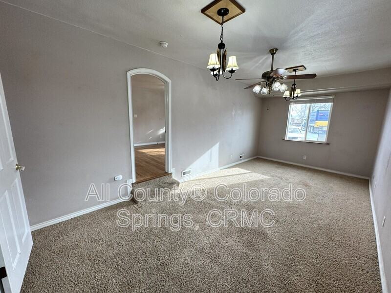 27 Hopi St - Photo 6 of 25