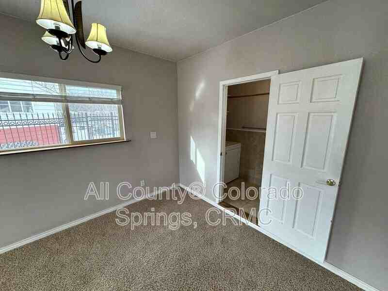 27 Hopi St - Photo 7 of 25