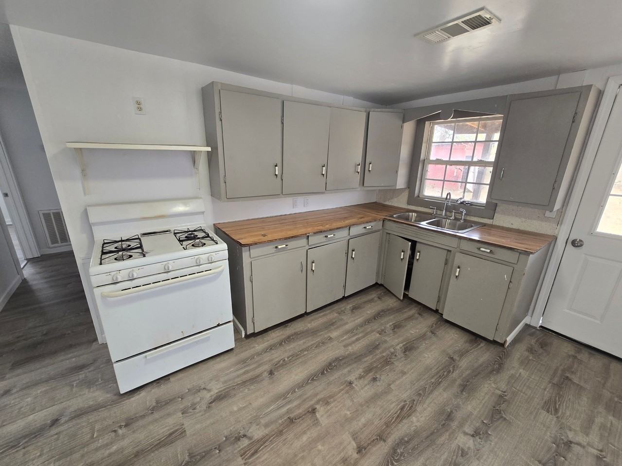 420 W Hillside Dr - Photo 6 of 15