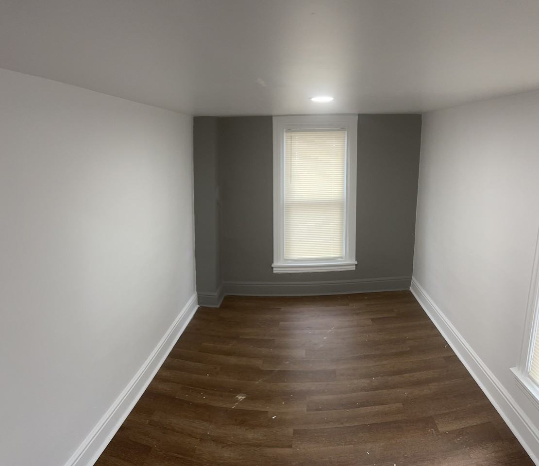 335 S 9th St - Photo 3 of 18