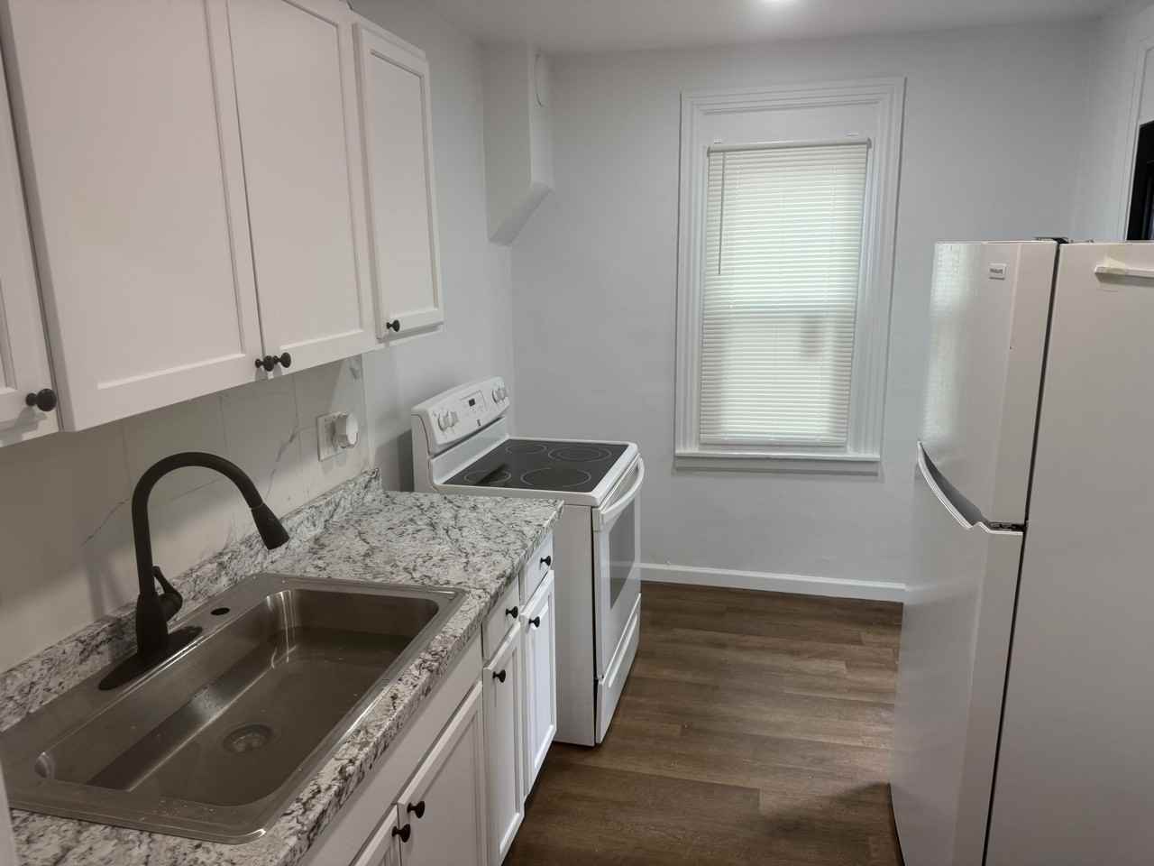 335 S 9th St - Photo 7 of 18