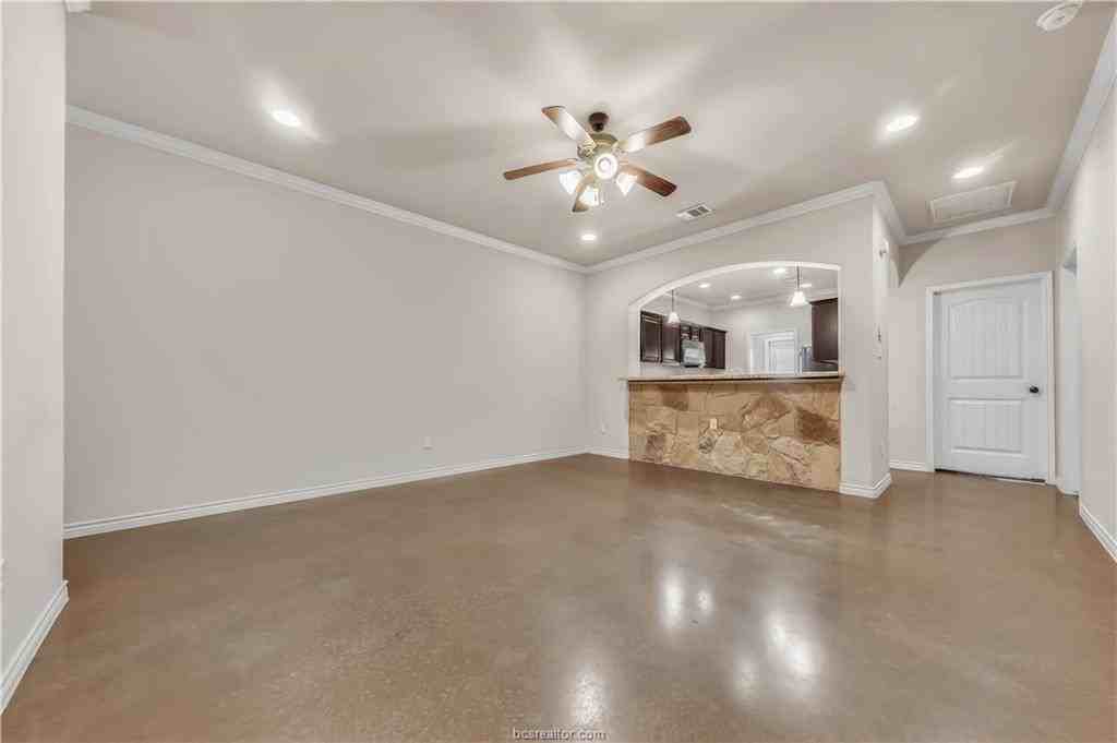 141 Armored Ave - Photo 3 of 19