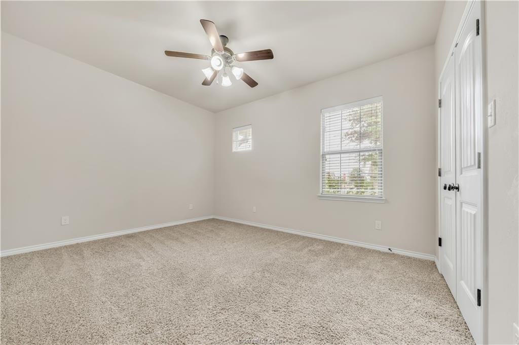 141 Armored Ave - Photo 4 of 19