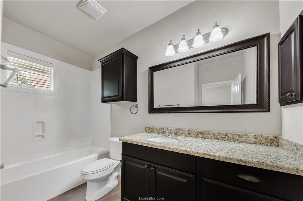 141 Armored Ave - Photo 5 of 19