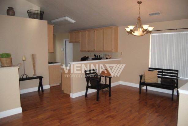 8123 Kate Glen Ct - Photo 5 of 20