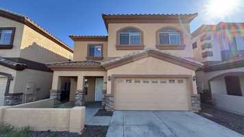 featured image of 1833 E Hartford Ave