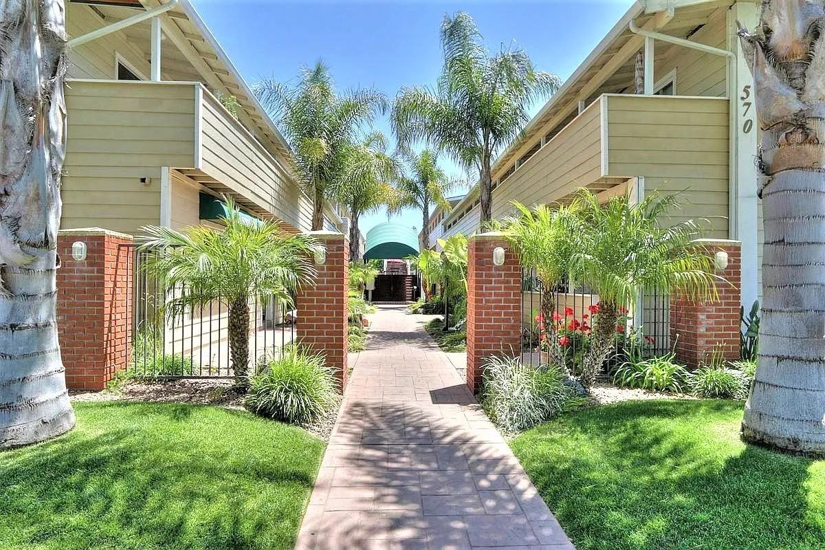 570 University Ave #18 - Photo 7 of 10