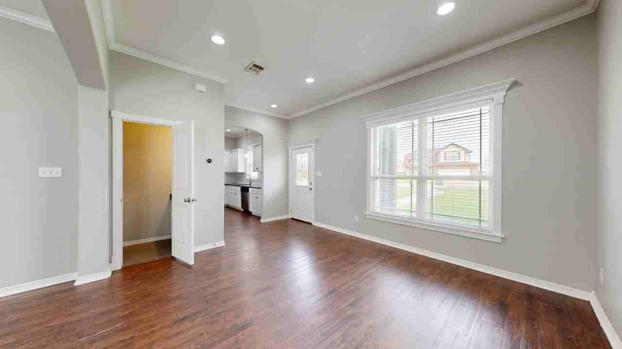 2706 Horse Haven Ln - Photo 3 of 35