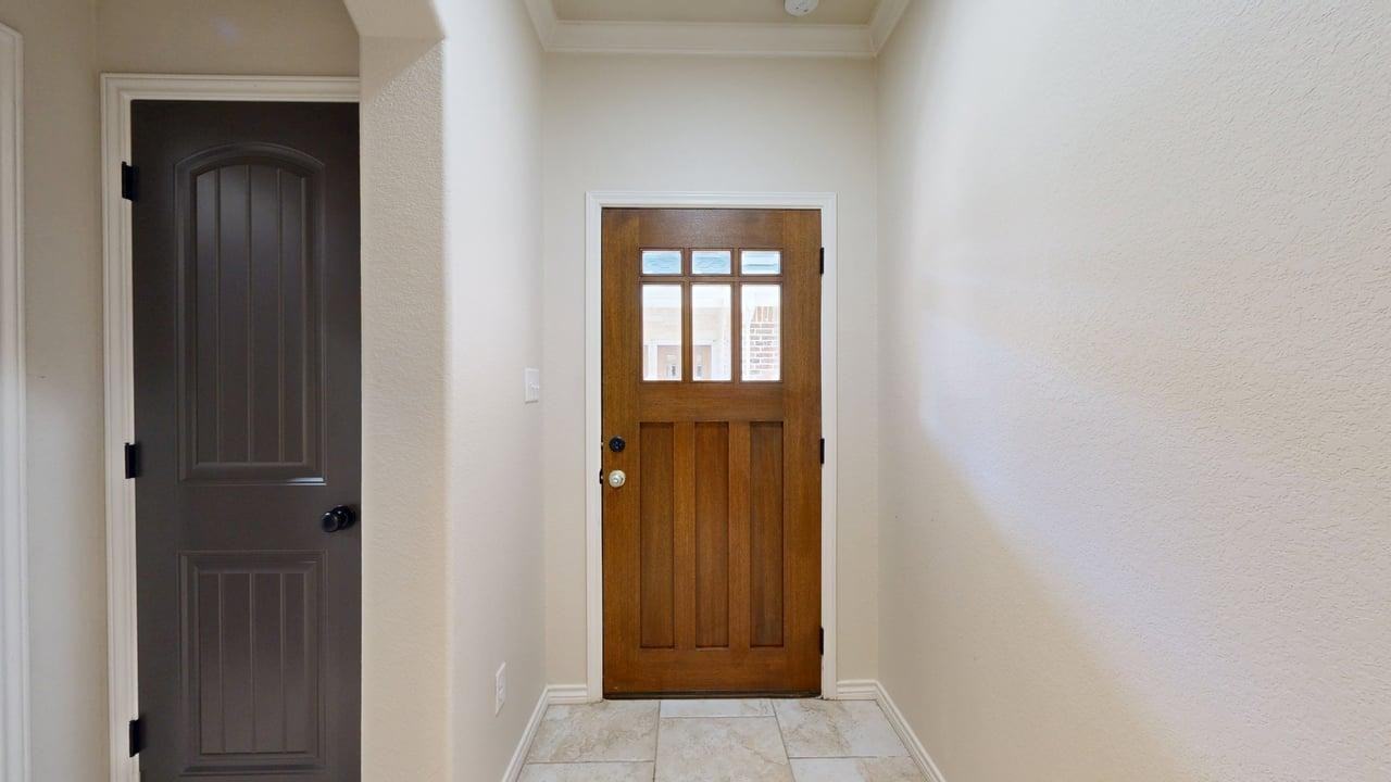 1758 Heath Dr - Photo 3 of 40