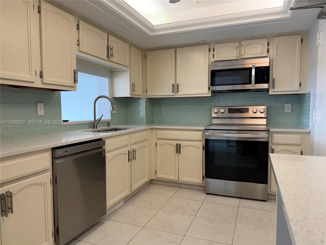 3200 Port Royale Drive North #803 - Photo 4 of 57