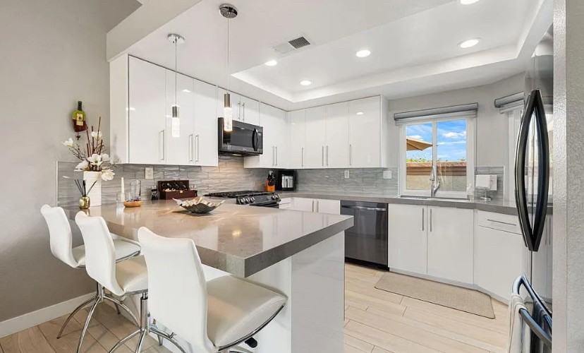 42831 Scirocco Rd - Photo 2 of 18