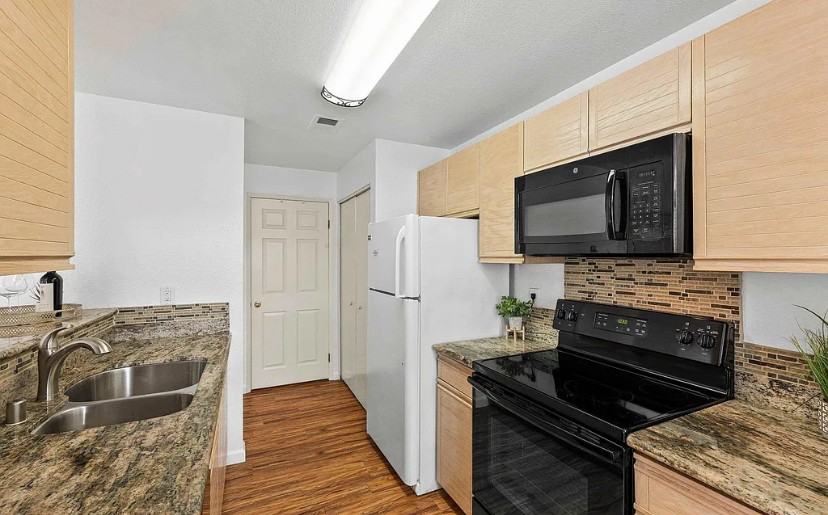 8185 Mountain View Dr #C - Photo 4 of 28