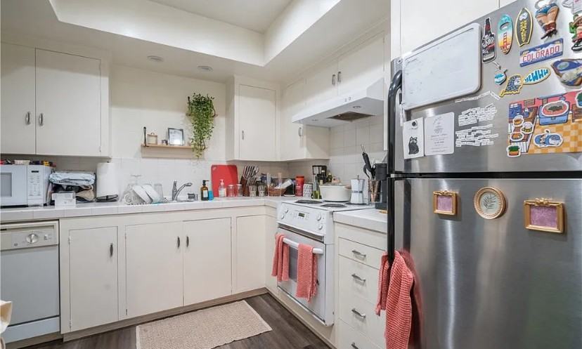 1630 S Pomona Ave #C25 - Photo 6 of 15