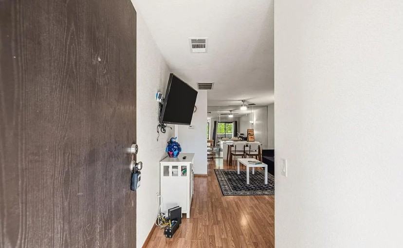 2822 N Auburn Ct #205 - Photo 2 of 23