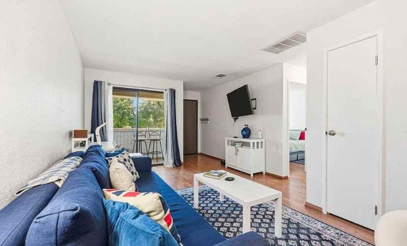 2822 N Auburn Ct #205 - Photo 6 of 23