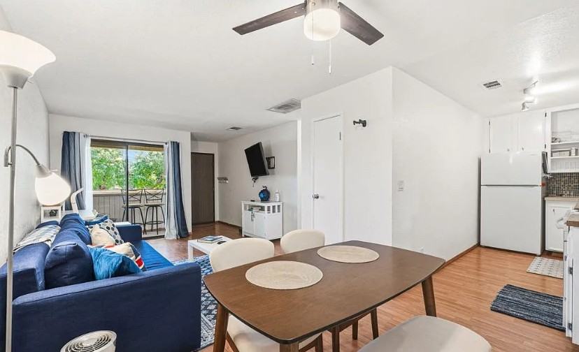 2822 N Auburn Ct #205 - Photo 7 of 23