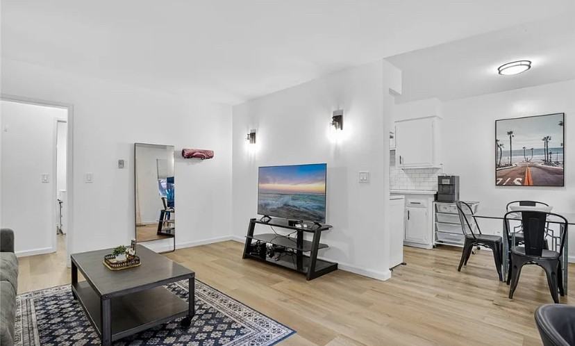 901 Linden Ave #8 - Photo 4 of 22